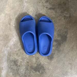 Adidas Yeezy Slide Azure Blue Size US 9
